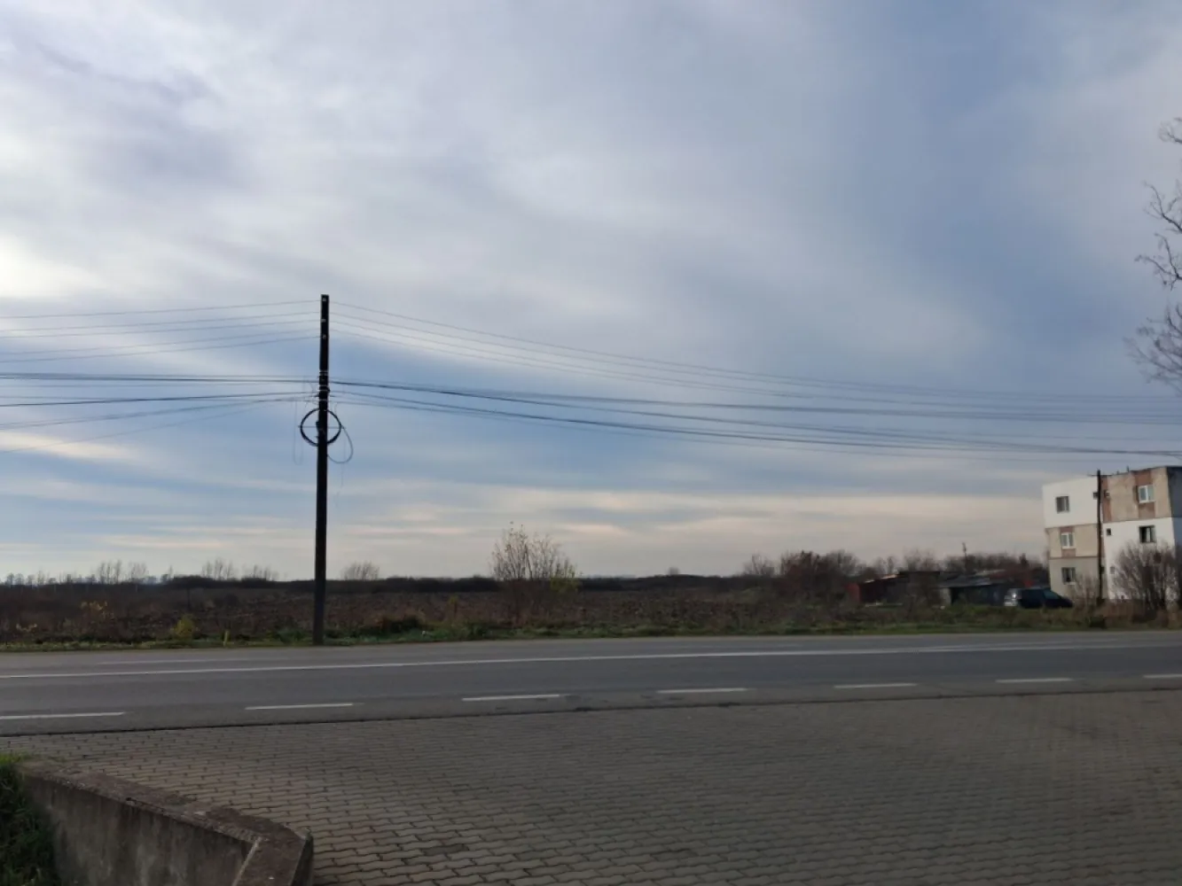 BRASADAS vinde 5000 mp. teren intravilan Aurel Vlaicu SOCAR. - Agentia Imobiliara BRASADAS vinde teren intravilan pe strada Aurel Vlaicu in fata benzinariei SOCAR, cu front stradal de 40m.
www.brasadas.com.