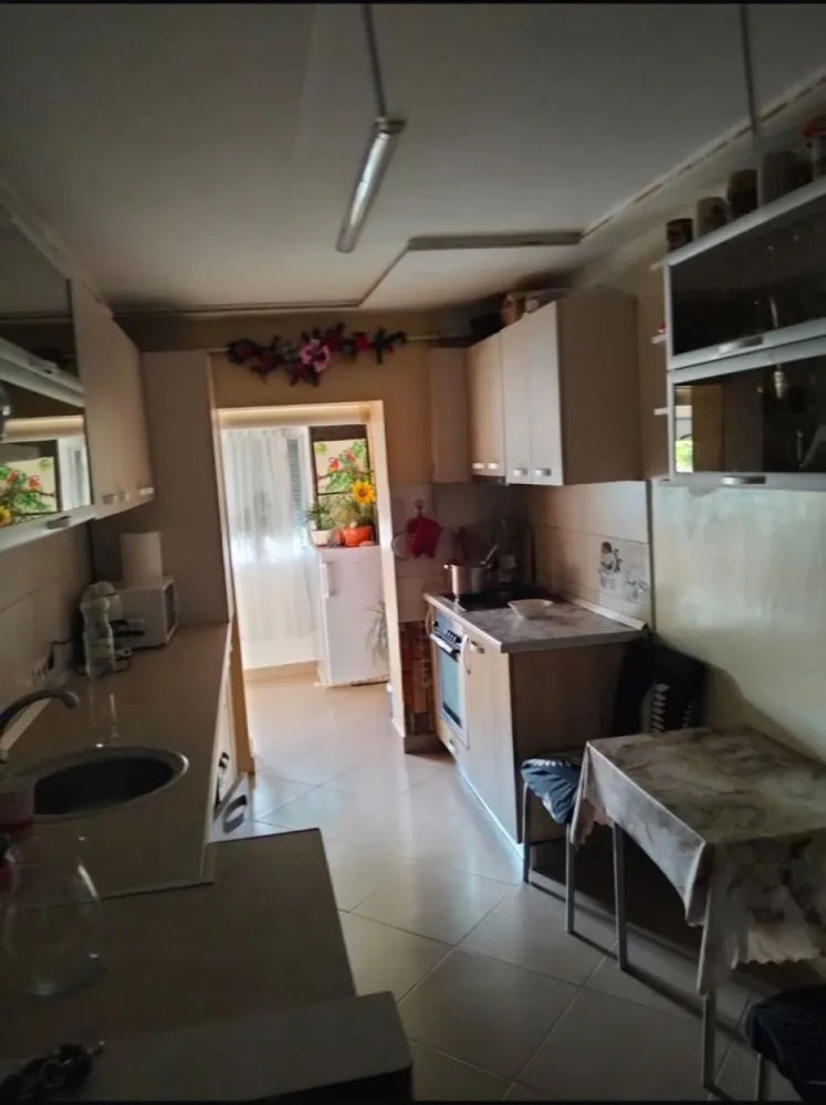 BRASADAS vinde ap 3 cam la PARTER in Micro 17. - Agenția imobiliara BRASADAS vinde apartament cu 3 camere parter in Micro 17 plus balcon construit cu autorizație încorporat.

Apartamentul are o suprafață de 86 mp., care conține și beci + parcare.

Locuința conține:

Geamuri termopane

Recent renovat complet.

Www.brasadas.com